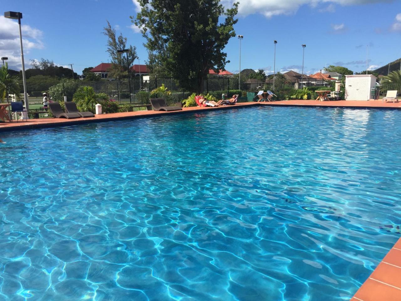 Antigua Chiama Italia Villas Jolly Harbour Exterior photo